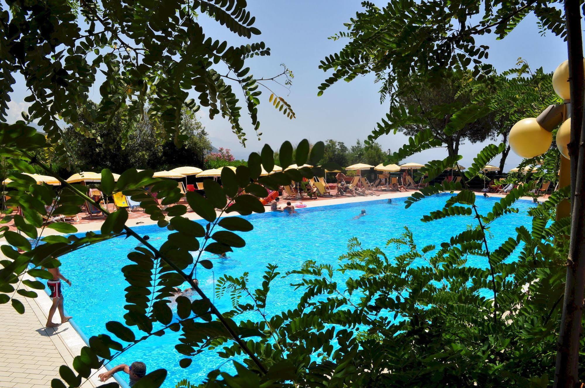 Club Residence Pianetamaratea Santa Caterina  Екстер'єр фото